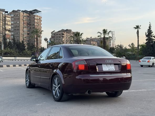 أودي A4 2005 - صورة 1