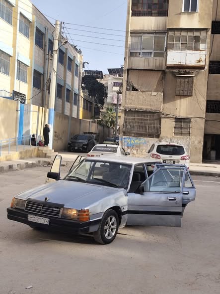 مازدا 929 1983 - صورة 3