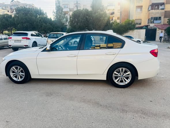 بي أم 318i 2018 - صورة 3