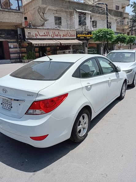 هيونداي اكسنت 2011 - صورة 2