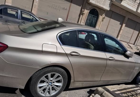 بي إم دبليو 520i 2013 - صورة 3