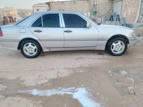 مرسيدس سي 200 1994 - صورة 2