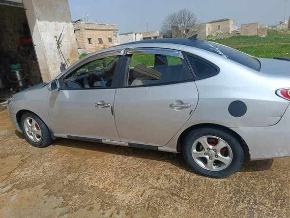 هيونداي افانتي 2010 - صورة 1