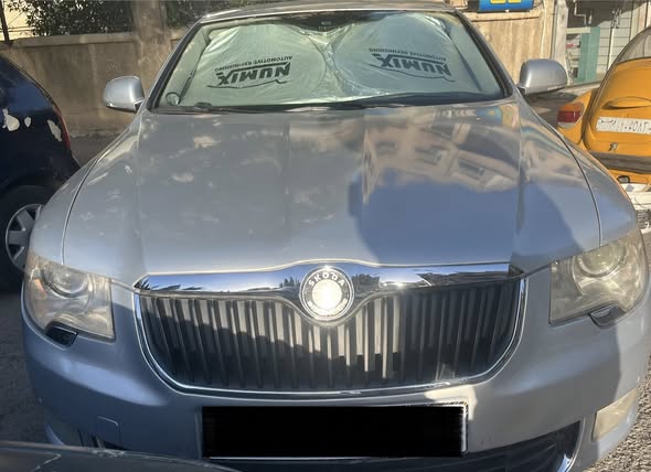 سكودا سوبرب 2011 - صورة 1
