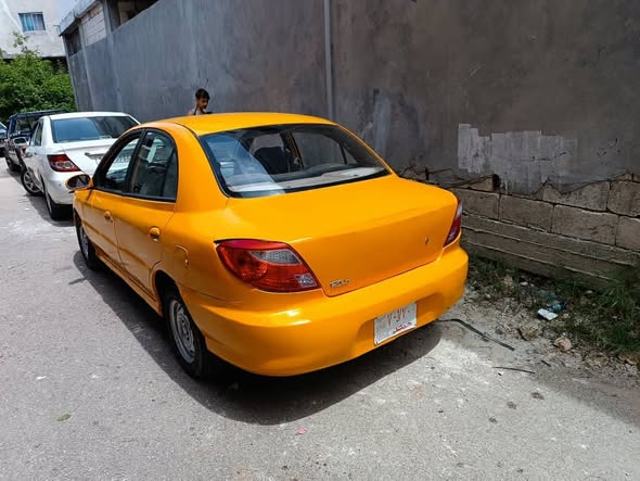 كيا ريو 2002 - صورة 5