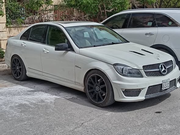مرسيدس C300 2012 - صورة 1