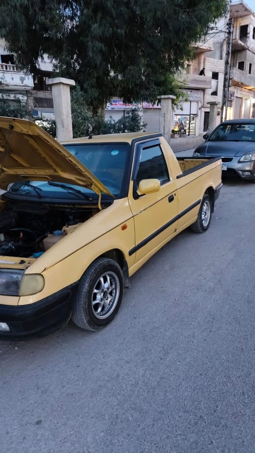 سكودا بيك أب 2000