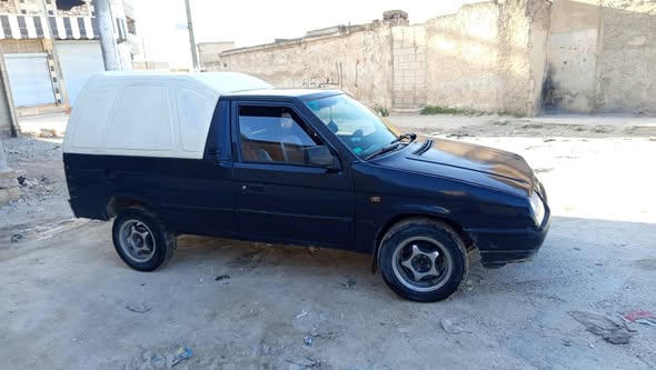 سكودا بيك أب 1994 - صورة 1