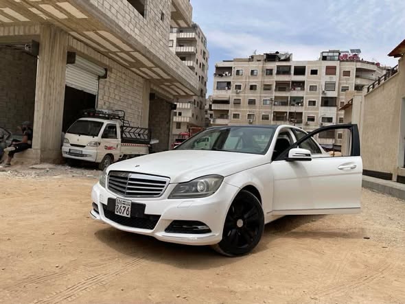 مرسيدس C200 2013 - صورة 5