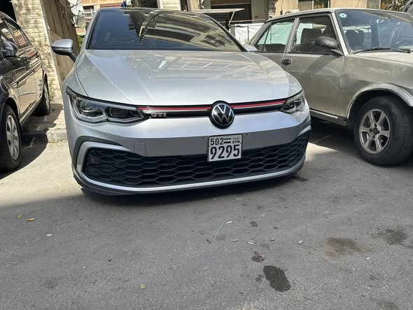 فولكس فاجن جولف GTI 2022 - صورة 3
