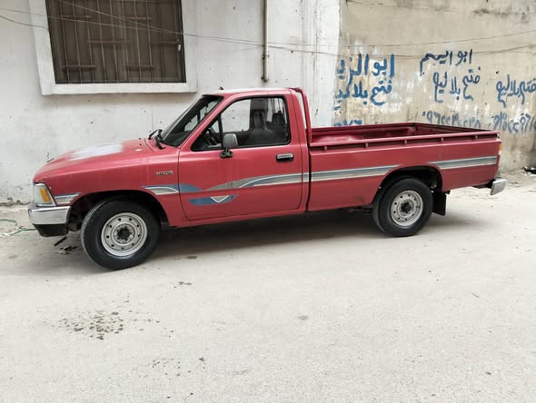 تويوتا هايلوكس 1994 - صورة 1