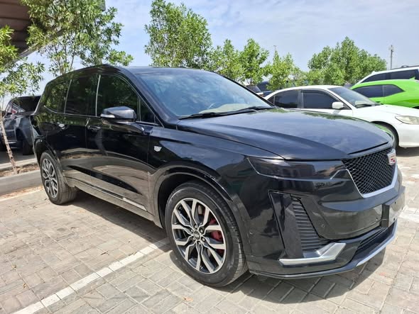 كاديلاك XT6 2023 - صورة 4