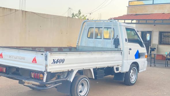 هيونداي X500 2000 - صورة 3