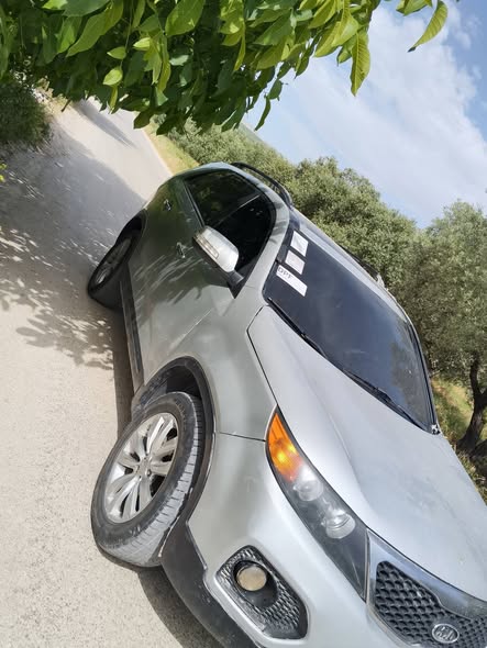 كيا سورينتو 2011 - صورة 4