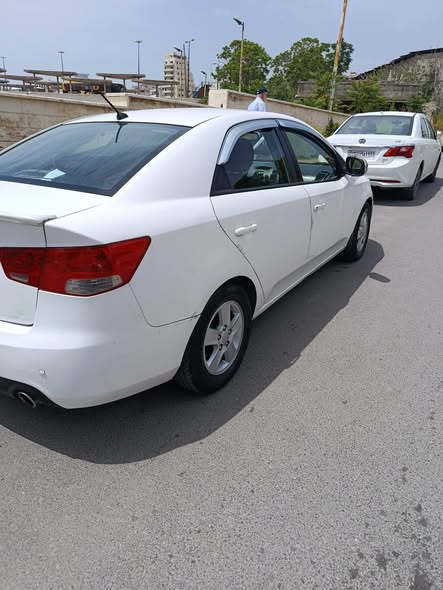 كيا سيراتو 2011 - صورة 5