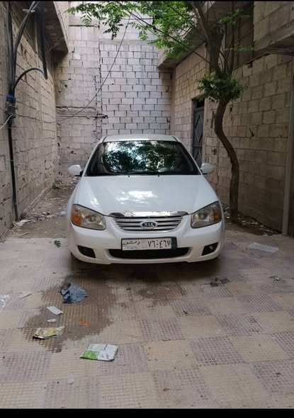 كيا سيراتو 2009 - صورة 2