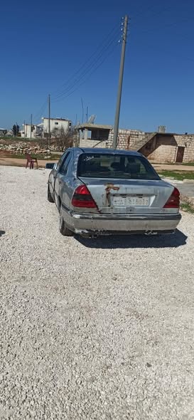 مرسيدس 220 2000 - صورة 2