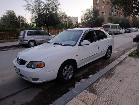 كيا شوما 2003 - صورة 2