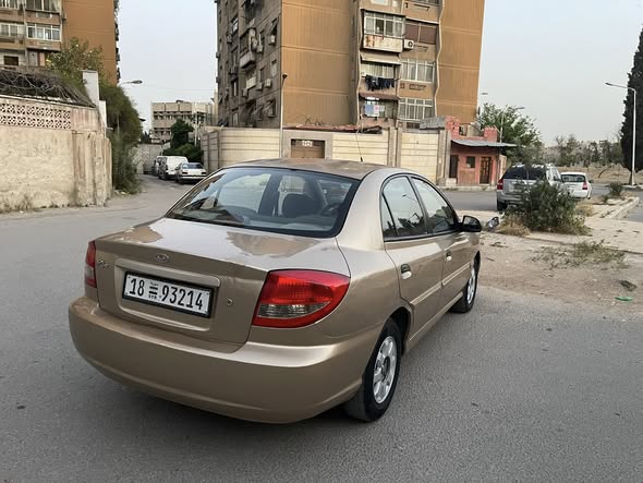 كيا ريو 2003 - صورة 2