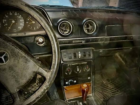 مرسيدس 230 1977 - صورة 3