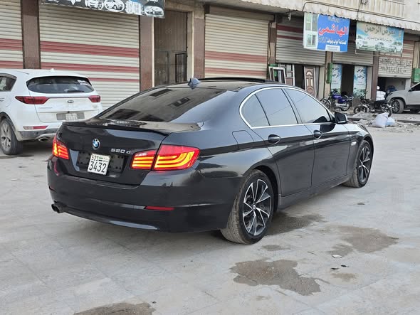 بي ام دبليو ٥٢٠ 2012 - صورة 5
