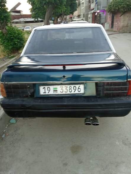 مازدا 929 1983 - صورة 2