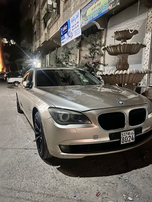 بي ام دبليو 730 2011