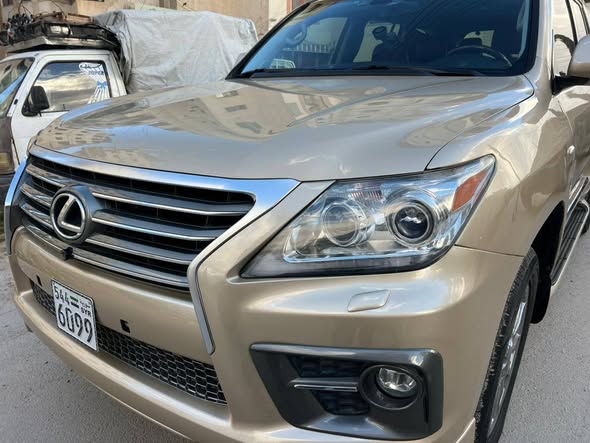 لكزس LX 570 2011 - صورة 4