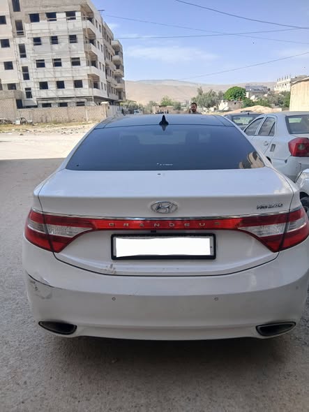 هيونداي أزيرا 2012 - صورة 4