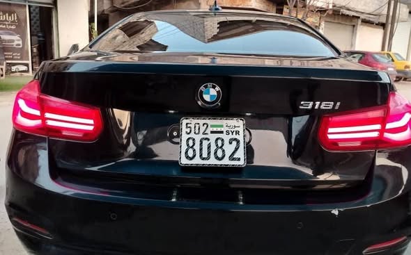بي إم دبليو 318i 2016 - صورة 3