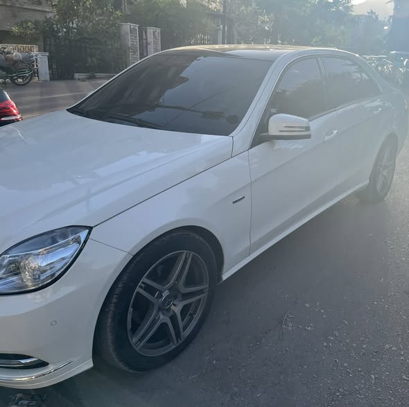 ميرسيدس E350 2012 - صورة 3