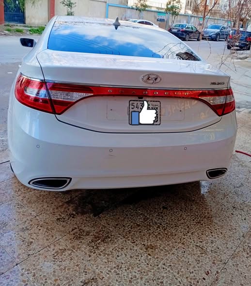 هيونداي آزيرا 2012 - صورة 4