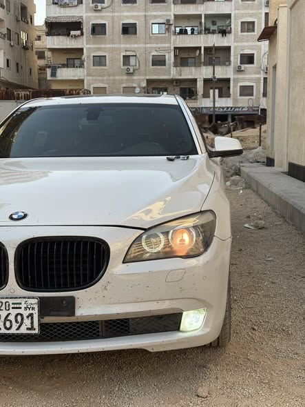 بي إم دبليو 730 2012 - صورة 4