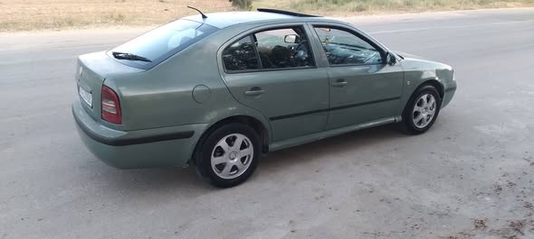 سكودا اوكتافيا 2003 - صورة 3