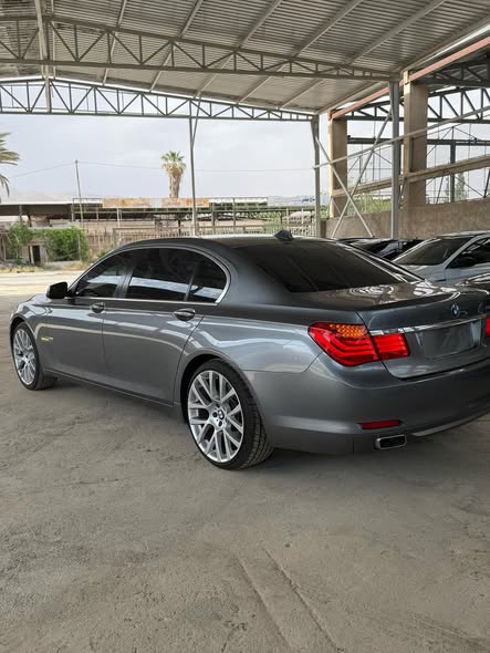 بي إم دبليو 750 2012 - صورة 4
