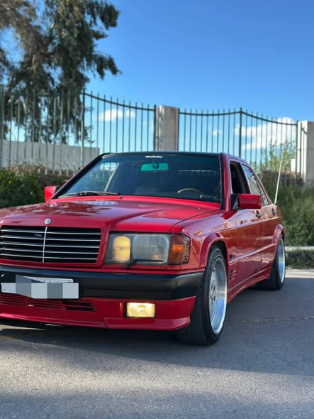 مرسيدس 190 1984 - صورة 2
