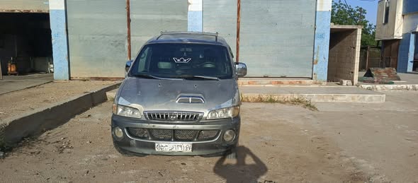 هيونداي اتش 1 2001 - صورة 2