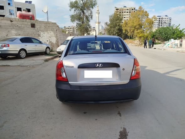 هونداي فيرنا 2008 - صورة 2