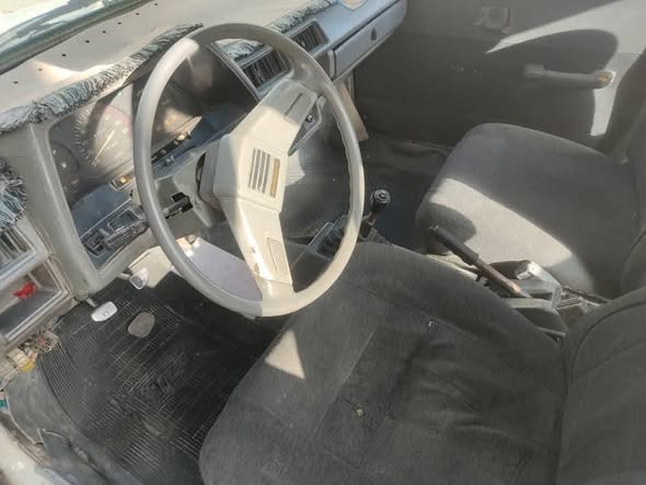 نيسان صني 1983 - صورة 4