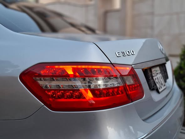 مرسيدس E300 2011 - صورة 1