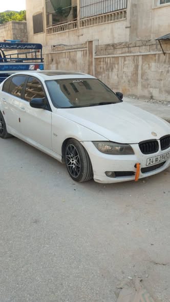 بي ام دبليو 320 2011 - صورة 1