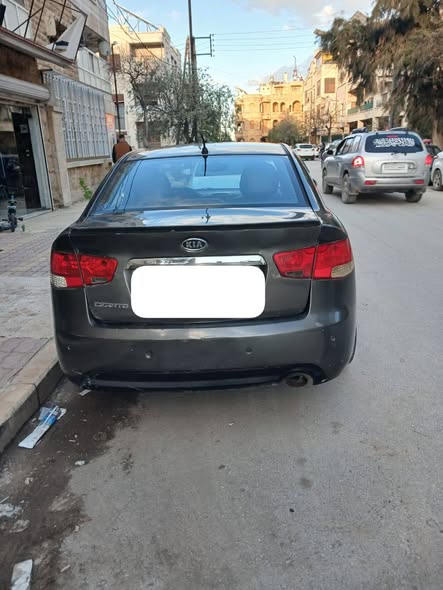 كيا سيراتو 2010 - صورة 2