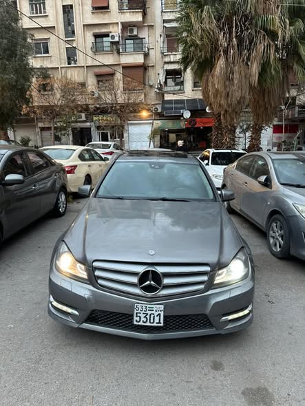 مرسيدس C 200 2012 - صورة 1