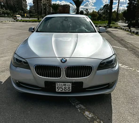 بي إم دبليو 530i 2011 - صورة 1