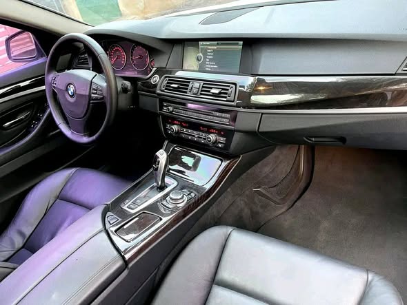 بي إم دبليو 530i 2011 - صورة 2