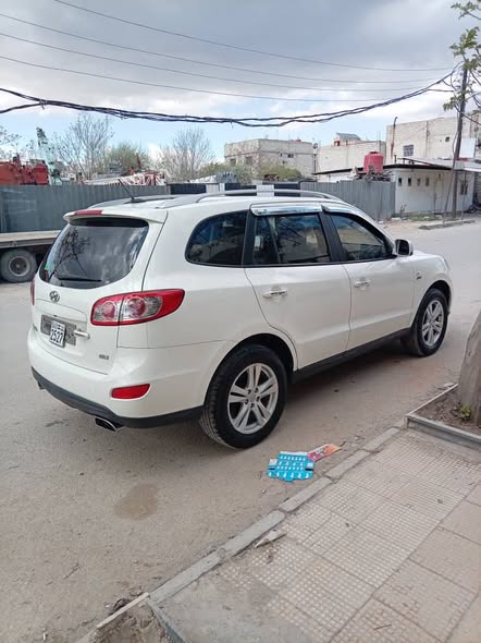 هونداي سنتافيه 2010 - صورة 5