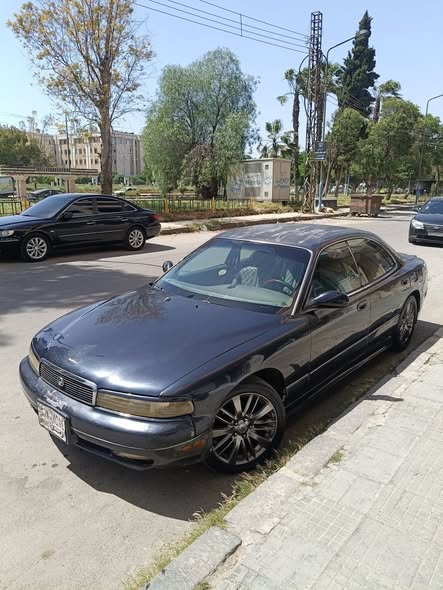 مازدا سينتيا 1992 - صورة 1