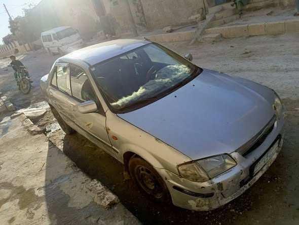 مازدا 323 2005 - صورة 3