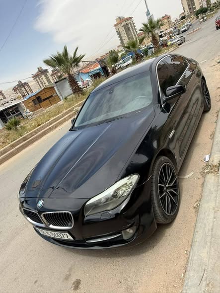 بي إم دبليو 520i 2012 - صورة 2