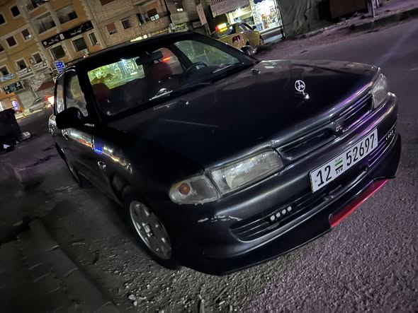 ميتسوبيشي لانسر 1993 - صورة 1